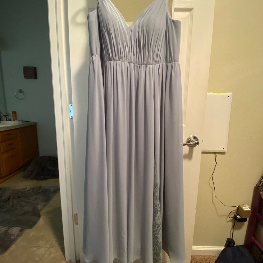 Size 16 formal dress. Purchased from azazie.com.